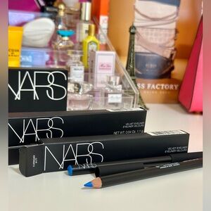 NARS Velvet Eyeliner in Bright Blue